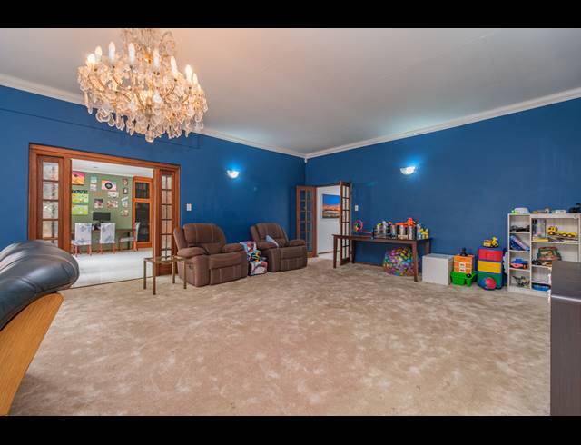 5 BEDROOM FREEHOLD FOR SALE IN BLACKHEATH